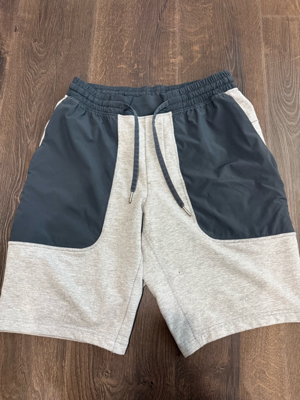 lululemon athletica Men's city commute shorts